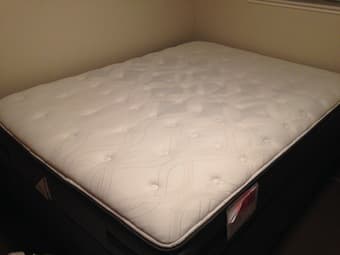 Queen Sealy Posturepedic Camerino Plush Mattress 2