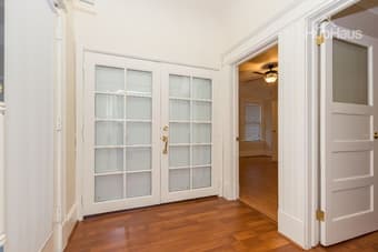 Friendly roommates - housing for young professionals! 1