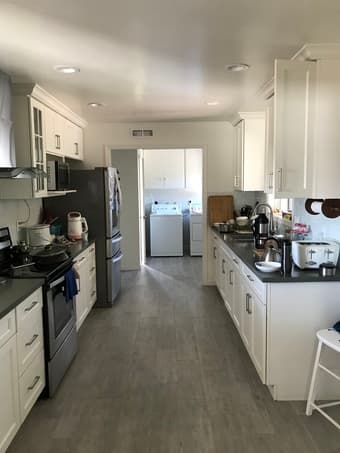 Gorgeous rooms available in a single family house 2