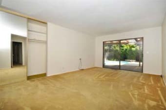 Room in a big house. 2