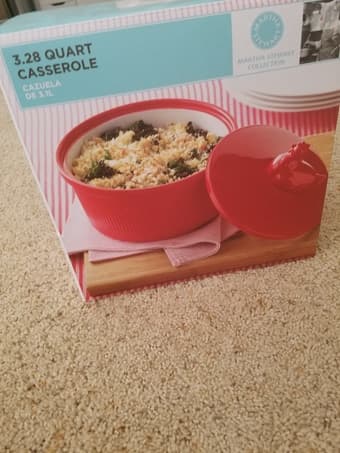 Never used 3.28 Quart Ceramic Casserole cooking pot only for 20$ 1
