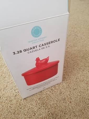 Never used 3.28 Quart Ceramic Casserole cooking pot only for 20$ 2