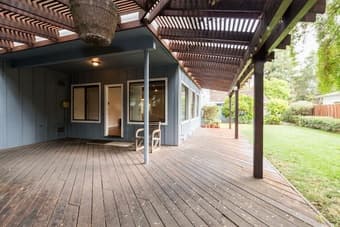 Fantastic housing with great roommates - the bomb dot com! 1