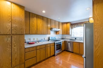 Big room and amazing roommates--come meet us! 2