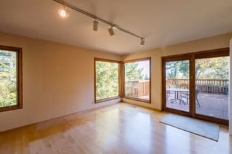 Looking for a great roommate to fill our open room in Woodside! 3