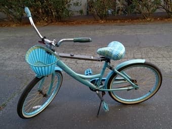 A women' s bicycle for sale 1