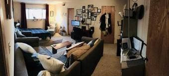 Very spacious room w/ensuite and walk-in closet (in 3br/3ba) 1