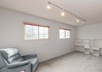 Community house looking for a new housemate 1