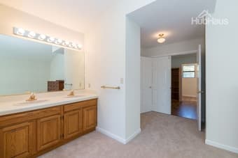 Friendly roommates - housing for young professionals! 2