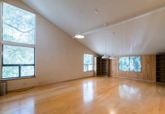AWESOME roomie needed in our big Woodside home!! 2