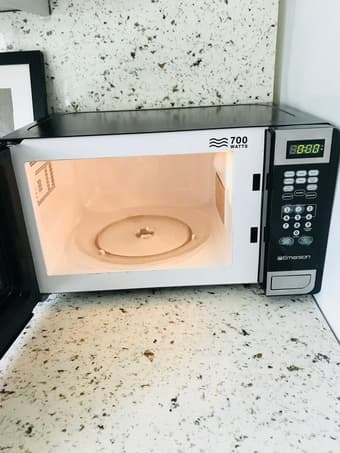 Microwave - 700 Watts - $20 OBO 3