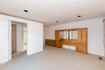 Room in a big house for 990 3