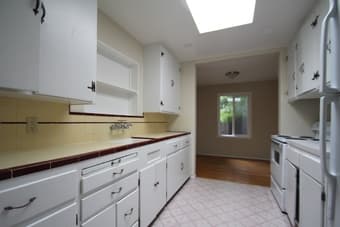 AMAZING ROOMMATES - great for those new to the area! 3