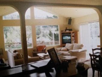 Roommate wanted, private bed/bath in scenic coastal suburb 1