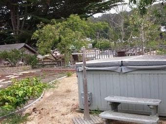 Roommate wanted, private bed/bath in scenic coastal suburb 2