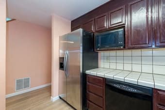 AMAZING ROOMMATES - great for those new to the area! 1