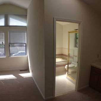 Friendly roommates - housing for young professionals! 3