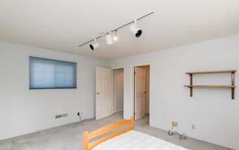 Room for rent in a spectacular home + friendly housemates 3