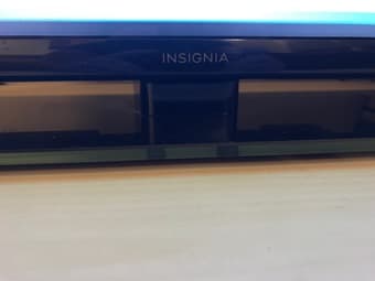 40" INSIGNIA LCD TV 2