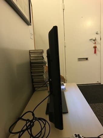 40" INSIGNIA LCD TV 3