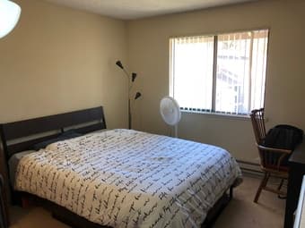 Master Bedroom in 3 bed/2.5 bath apartment from 01-Apr to 30-Apr 1