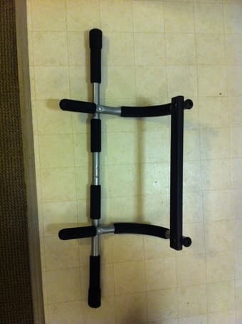 Pull-up bar 1