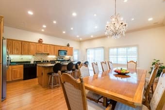 Working Bay Area professionals living together - Room available to ren 2