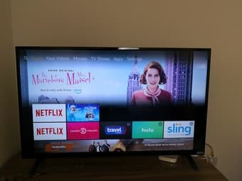 VIZIO 40in 4k TV (lightly used, like new) 1