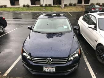 2013 volkswagen passat 2.5 SE with Sunroof and Navigation 25000 miles 2