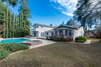 Large home, clean and respectful roommates. 1