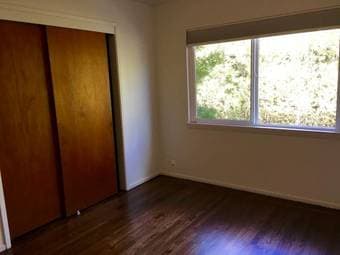 2br - Classic apartment on tree lined street in great location 2