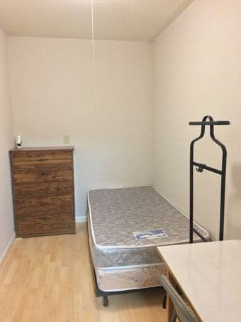 Palo Alto 斯坦福附近 2B1B中小卧室出租 $30每天，长租短租均可 1