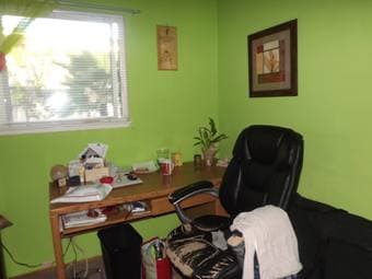 Nice, cozy bedroom short term (6 month) 1