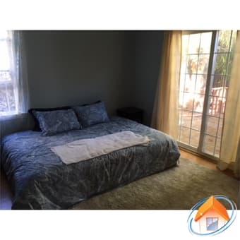 Fully furnished room, one block from Stanford 1