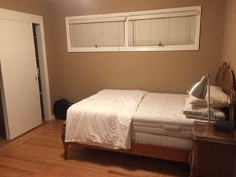 Room with private bath in San Carlos 1