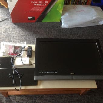 32" Smart TV 2