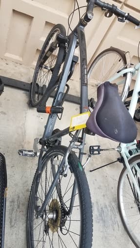 Mens Raleigh bike, helmet and lock 2