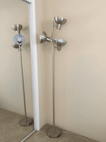 Moving out sale : Lamp 1