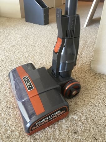 Moving out sale : vacuum 3
