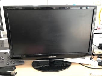 23-inch Samsung monitor in excellent state. 1