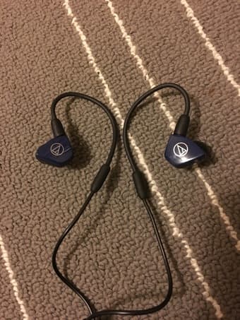 Audio Technica in ear headphone LS50is with microphone 1