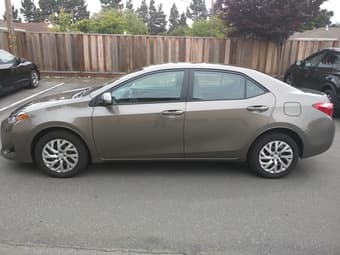 Lease takeover Car-Toyota Corolla LE 2017 1
