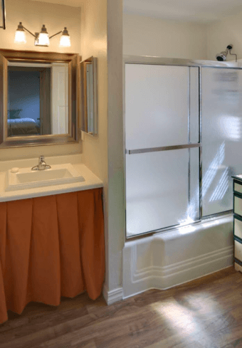Bedroom in Four-Bedroom House for Rent 1