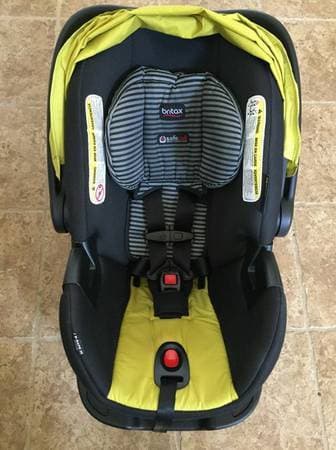 Infant carseat, pack and play with mattress and more for babies 1