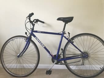 Hybrid bike: Univega Activa Country 1