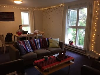 Sublet 1 or 2 rooms in beautiful Rains 4bdr - female - Jun-Sep 1