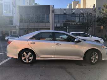 Selling 2014 Toyota Camry in excellent condition 2