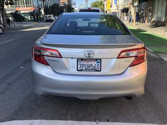 Selling 2014 Toyota Camry in excellent condition 3