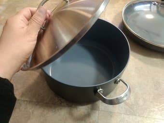 Skillet, soup pot & cheese grater 2