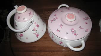 $10_Pot and Kettle 1